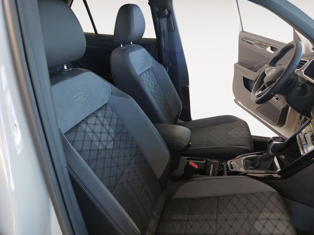 Fahrzeugabbildung Volkswagen T-Roc 1.5 TSI DSG R-Line AHZV LED ACC