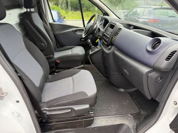 Opel Vivaro - 12