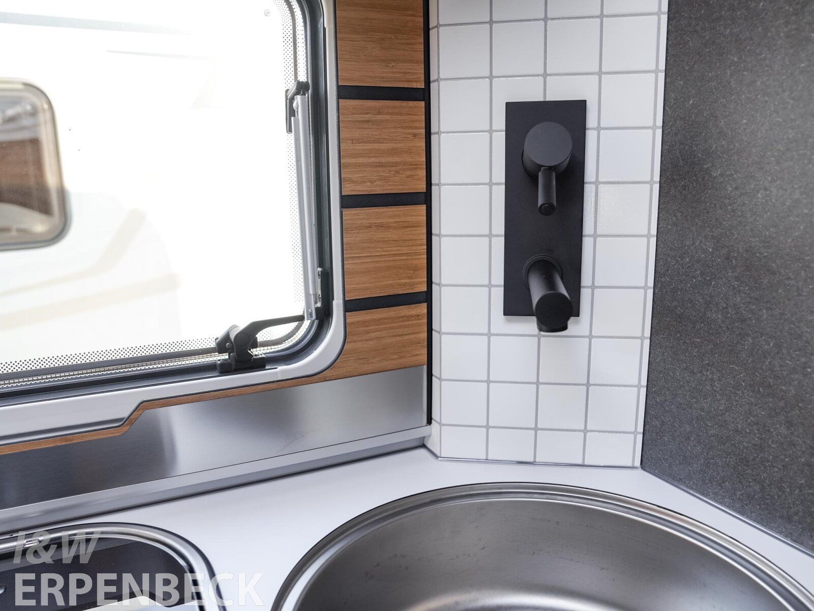 Fahrzeugabbildung HYMER / ERIBA / HYMERCAR Sprinter 417 CDI B-Klasse ML-T 580