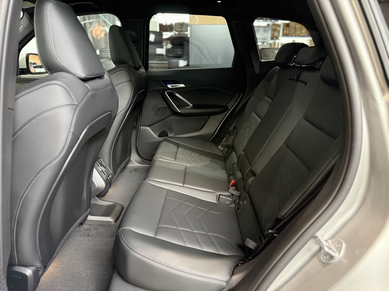 Fahrzeugabbildung BMW iX1 xDrive20 M Sportpaket | Komfortzugang | Pano