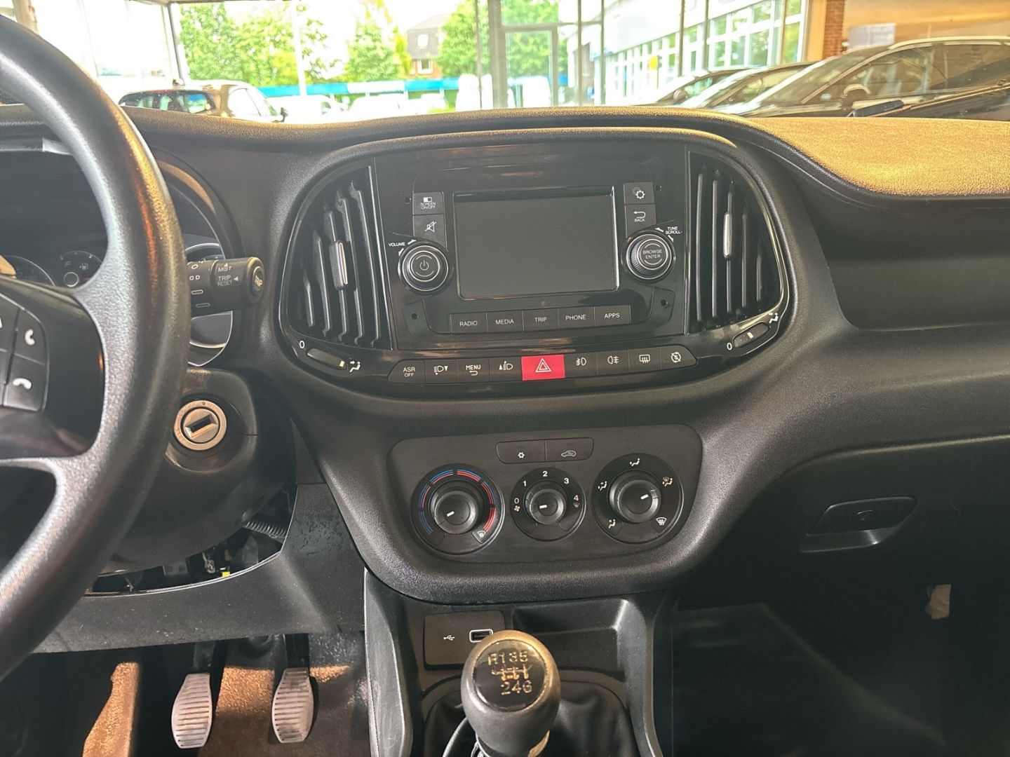 Fahrzeugabbildung Fiat Doblo SX Maxi Kasten DAB Tel.-Vorb. Berganfahras
