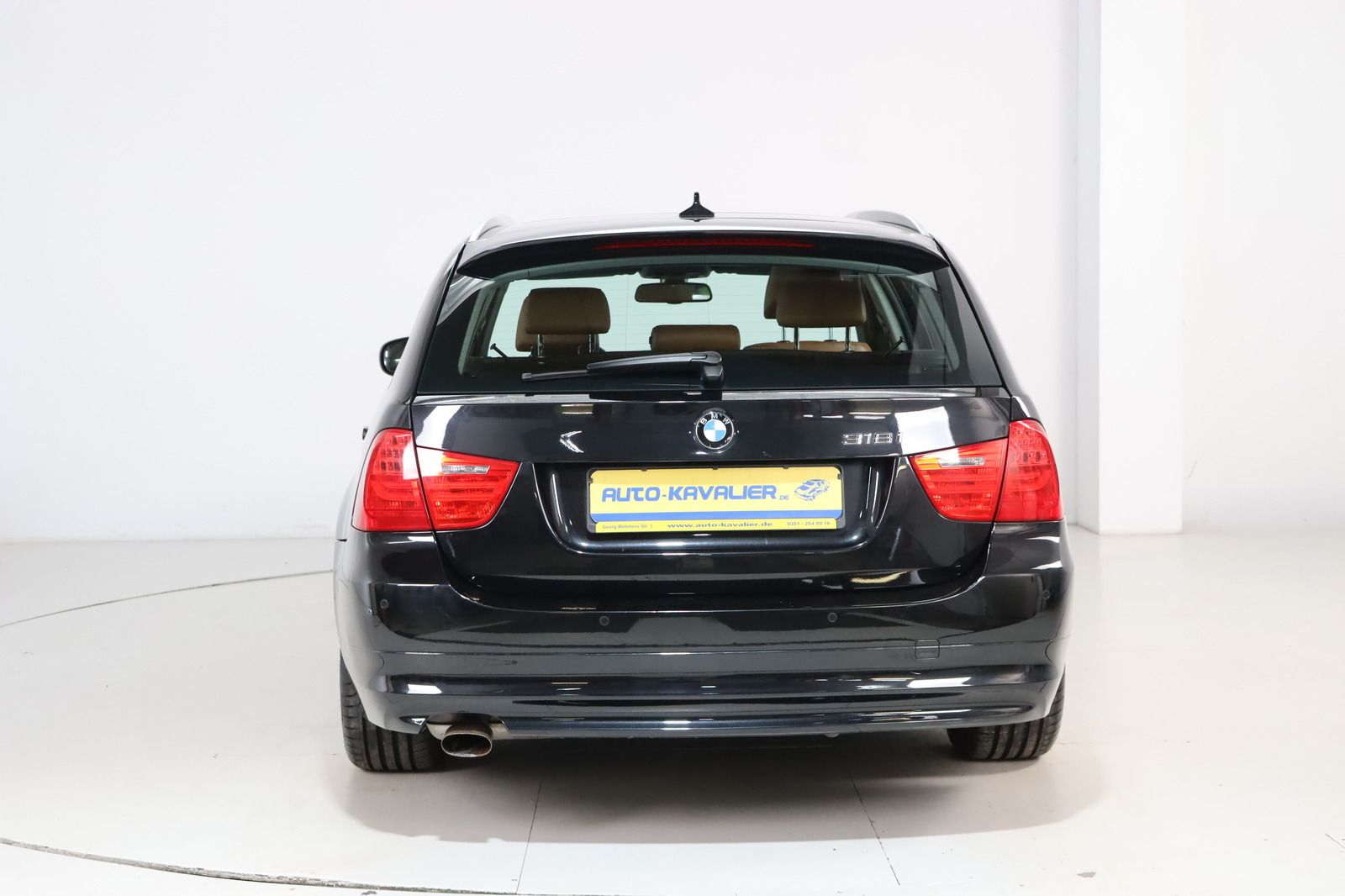 Fahrzeugabbildung BMW 318 i Touring * Xenon * Leder * Pano *