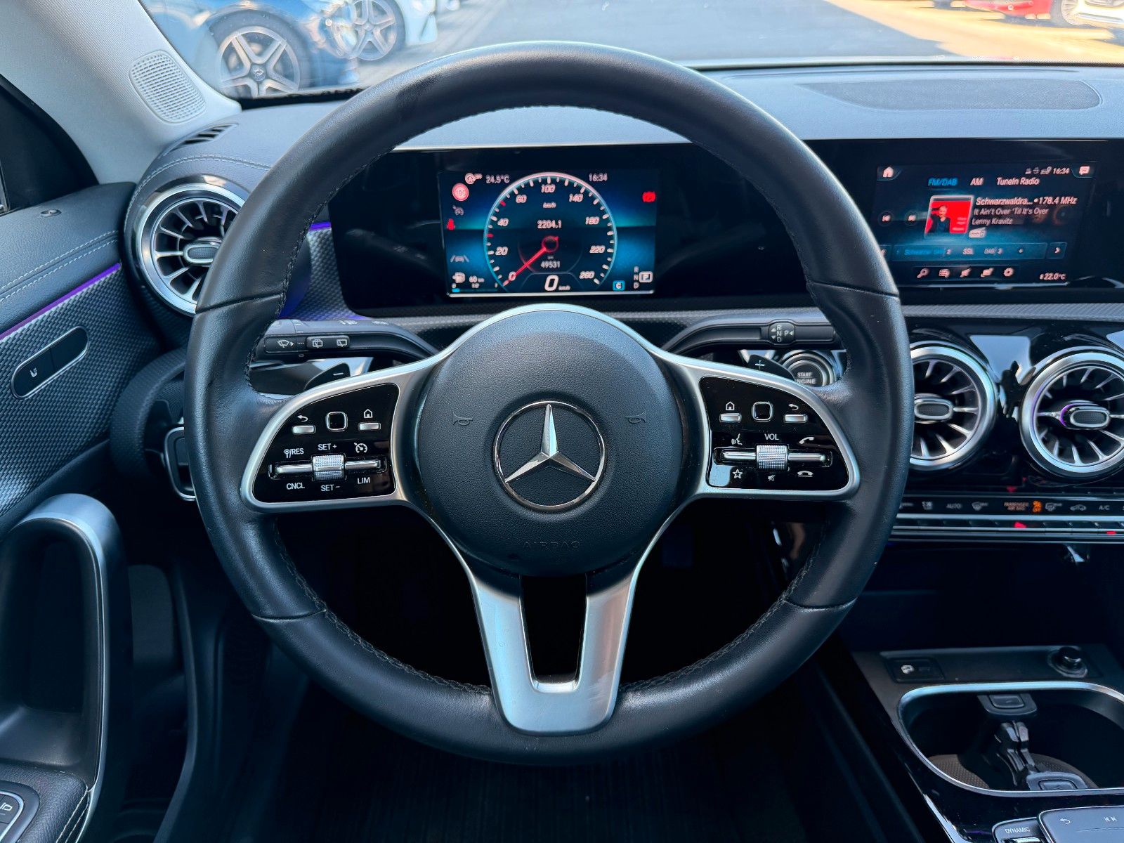 Fahrzeugabbildung Mercedes-Benz CLA 200 Shooting Brake