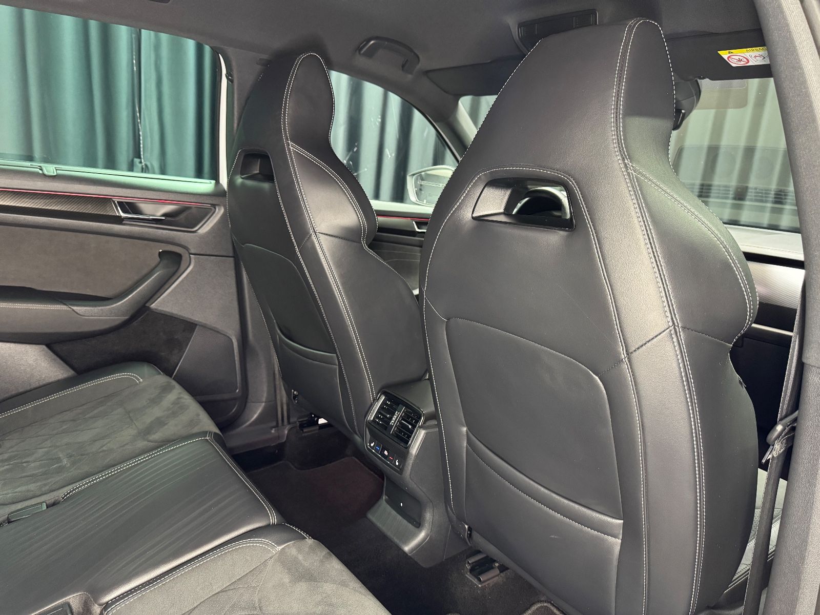 Fahrzeugabbildung SKODA Kodiaq Sportline 4x4|DSG|7-SITZER|AHK|ACC