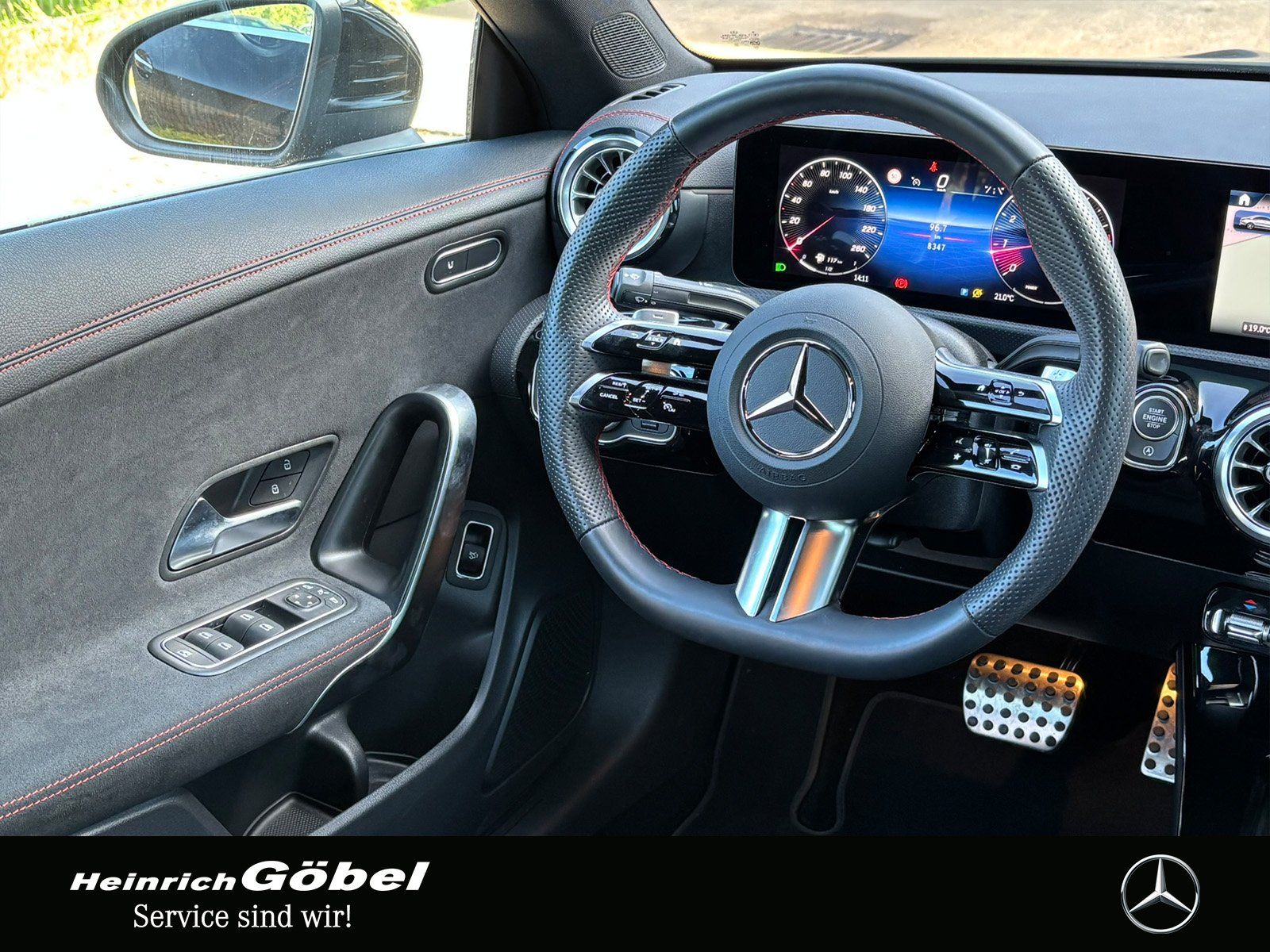 Fahrzeugabbildung Mercedes-Benz CLA 200 AMG*KEYLESS*KAM*AMBIENTEBEL*APPLE-CARPLA