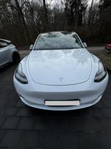 Tesla Model Y Standard Range Basis RWD - Tesla Gebrauchtwagen von 2024