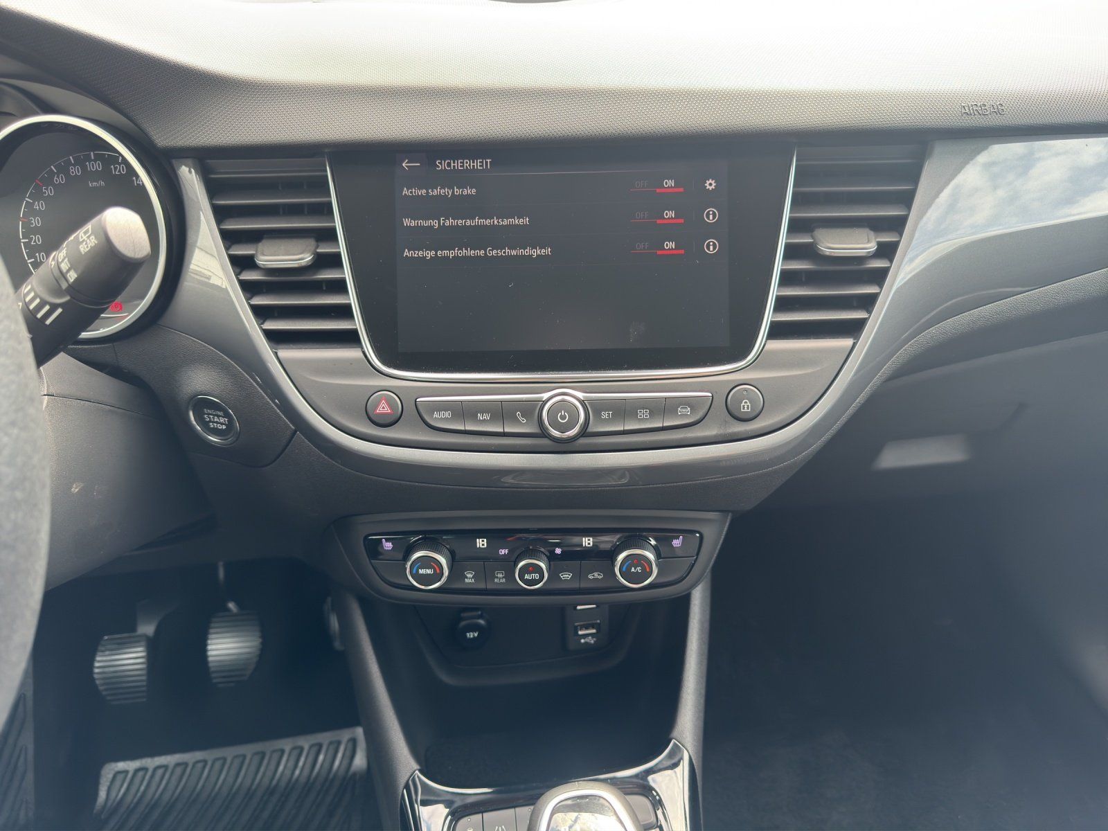 Fahrzeugabbildung Opel Crossland 1.2 Turbo Elegance 360°/GRA/NAVI/LED/