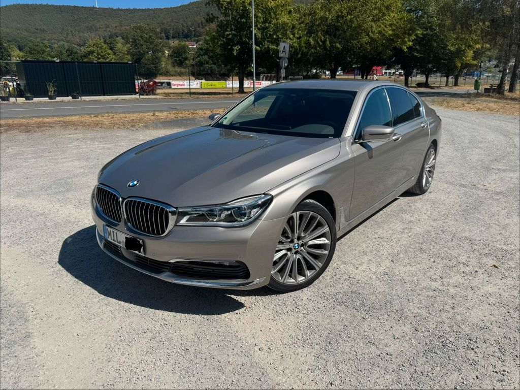 Image of BMW 730