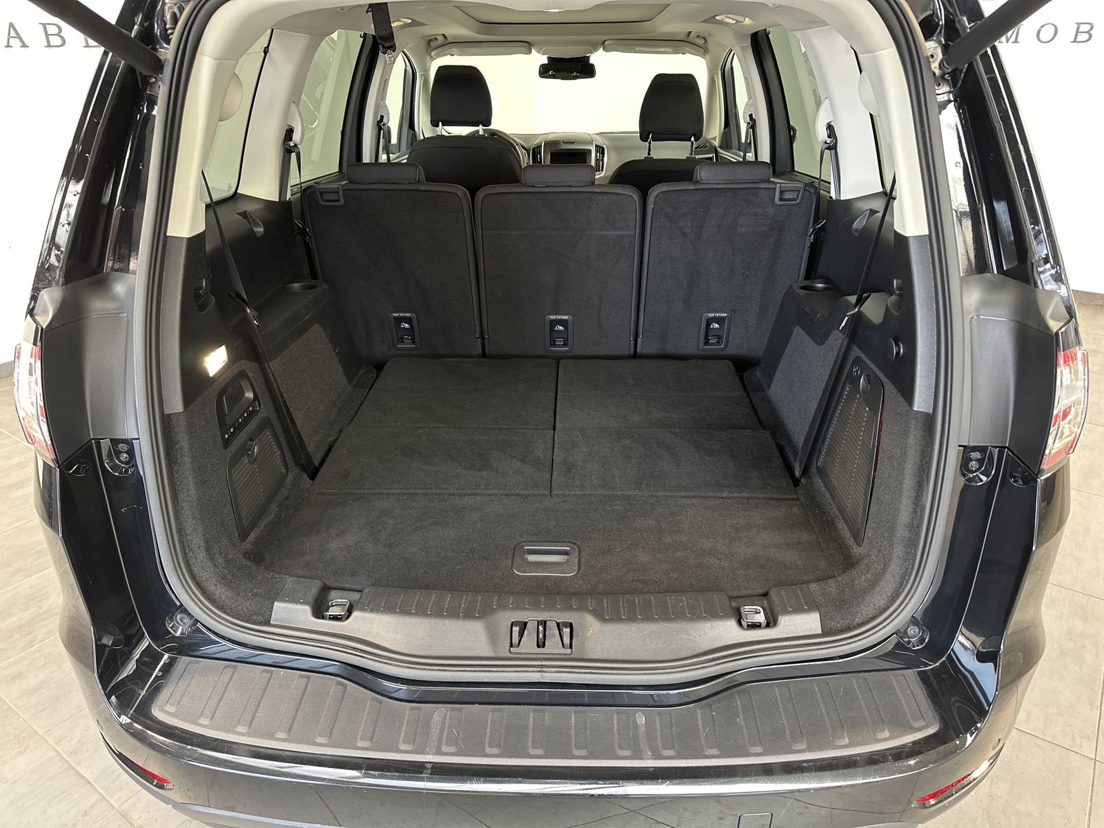 Fahrzeugabbildung Ford Galaxy 2.0 EB Aut. Titanium 7Sitzer NAV+LED+PANO