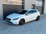 Volvo V40 Momentum | ACC LED SHZ NAVI TEILLEDER etc. - Volvo V40 Limousine Momentum mit Diesel-Antrieb