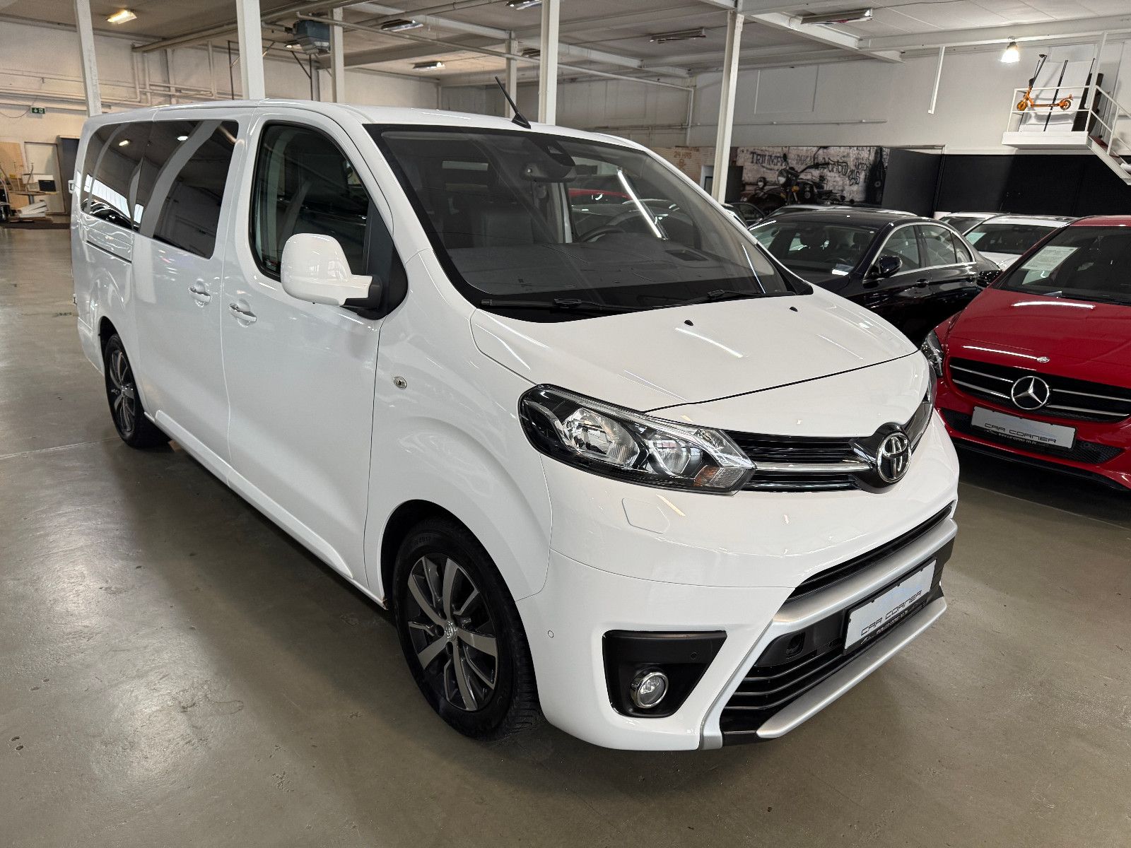 Fahrzeugabbildung Toyota Proace Verso L2 Shuttle Comfort Automatik Voll