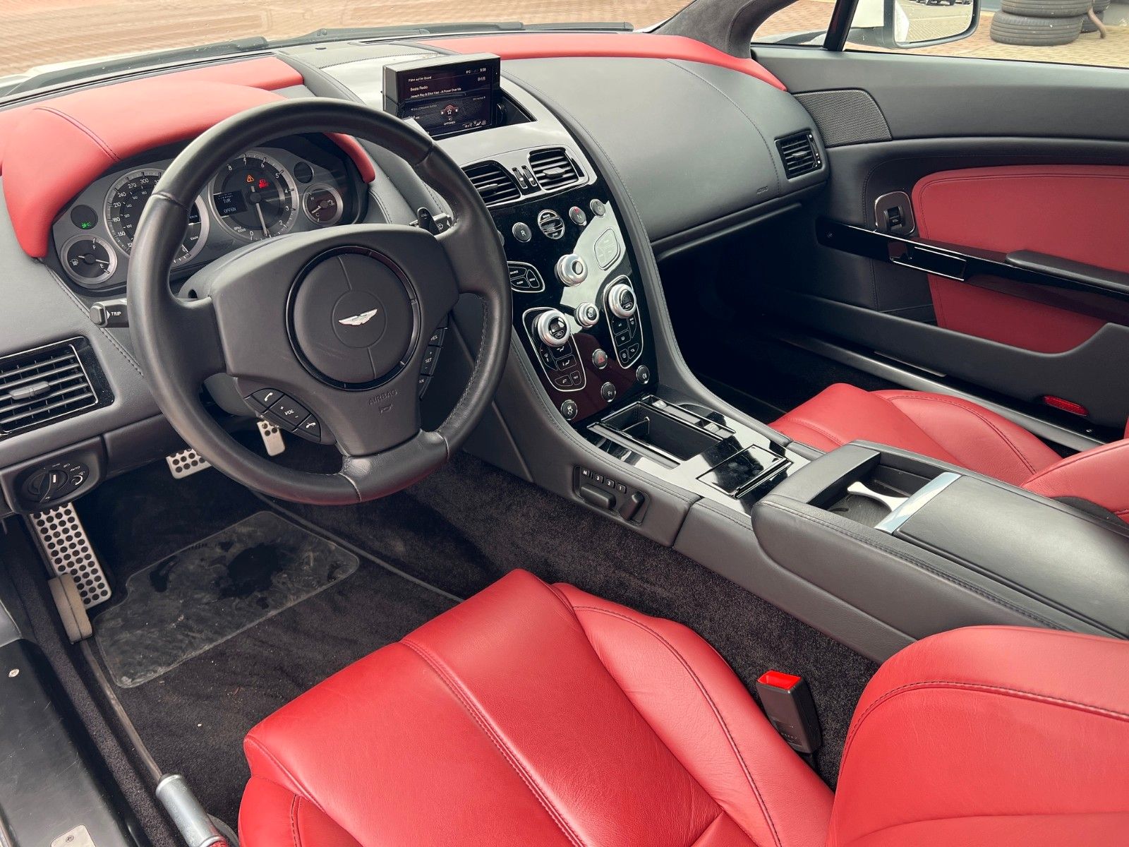 Fahrzeugabbildung Aston Martin V8 Vantage Coupe*RFK nur 18TKM*wie NEU