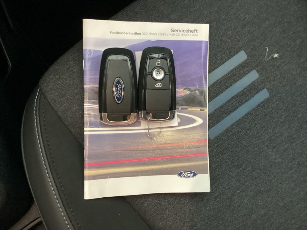 Fahrzeugabbildung Ford Tourneo Courier Active Navi Totwinkelassistent