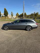 Mercedes-Benz E 220 d 4MATIC T Autom. - Avantgarde - Mercedes-Benz E 220 Gebrauchtwagen in Stuttgart