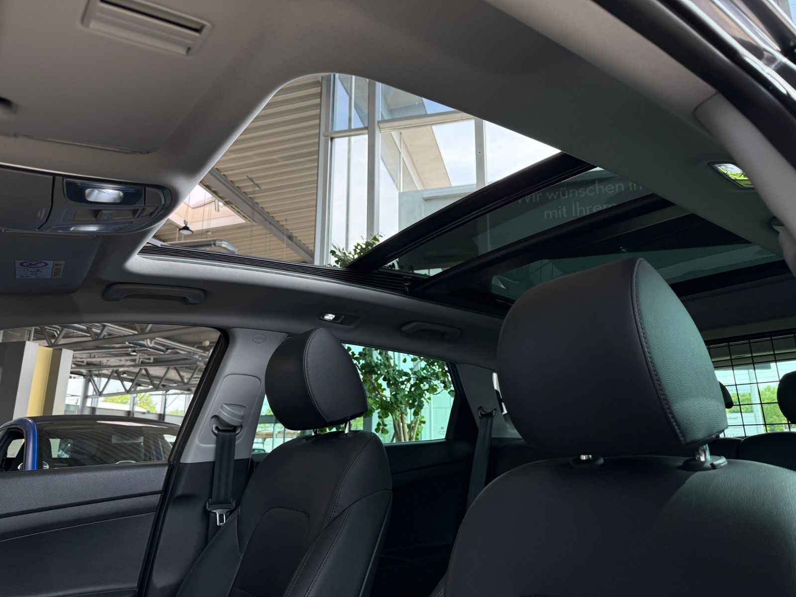 Fahrzeugabbildung Hyundai TUCSON Premium 4WD PANO AHK LED LEDER