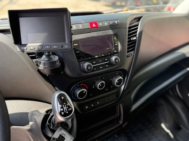 Fahrzeugabbildung Iveco Daily 35S14H EA8 Leichtbaukoffer