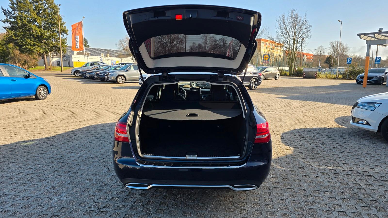Mercedes-Benz C 180 T 9G Avantgarde LED NAV SHZ PDC