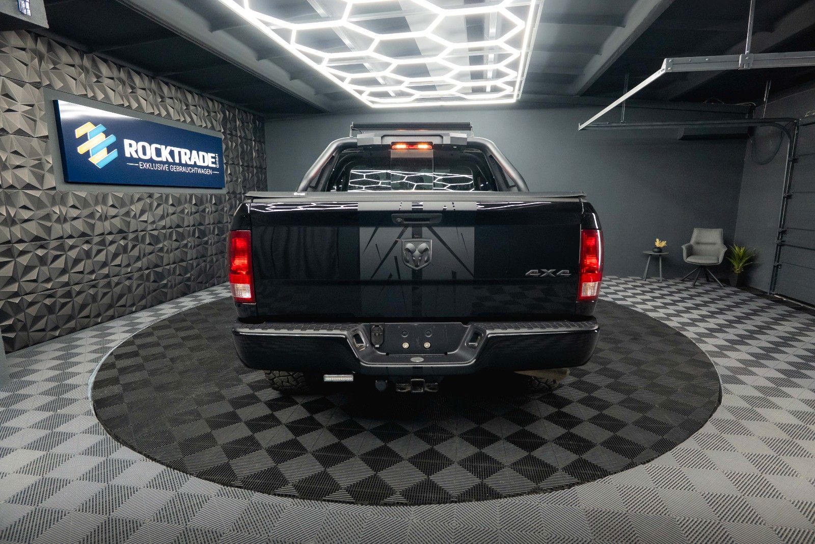 Fahrzeugabbildung Dodge RAM 5.7 V8 HEMI 4x4 OFFROAD Night-Paket *LED*AHK