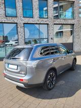 Mitsubishi Outlander Benzin Plug-in Hybrid 2.0 4WD  - mit Benzin-Antrieb: Plug In