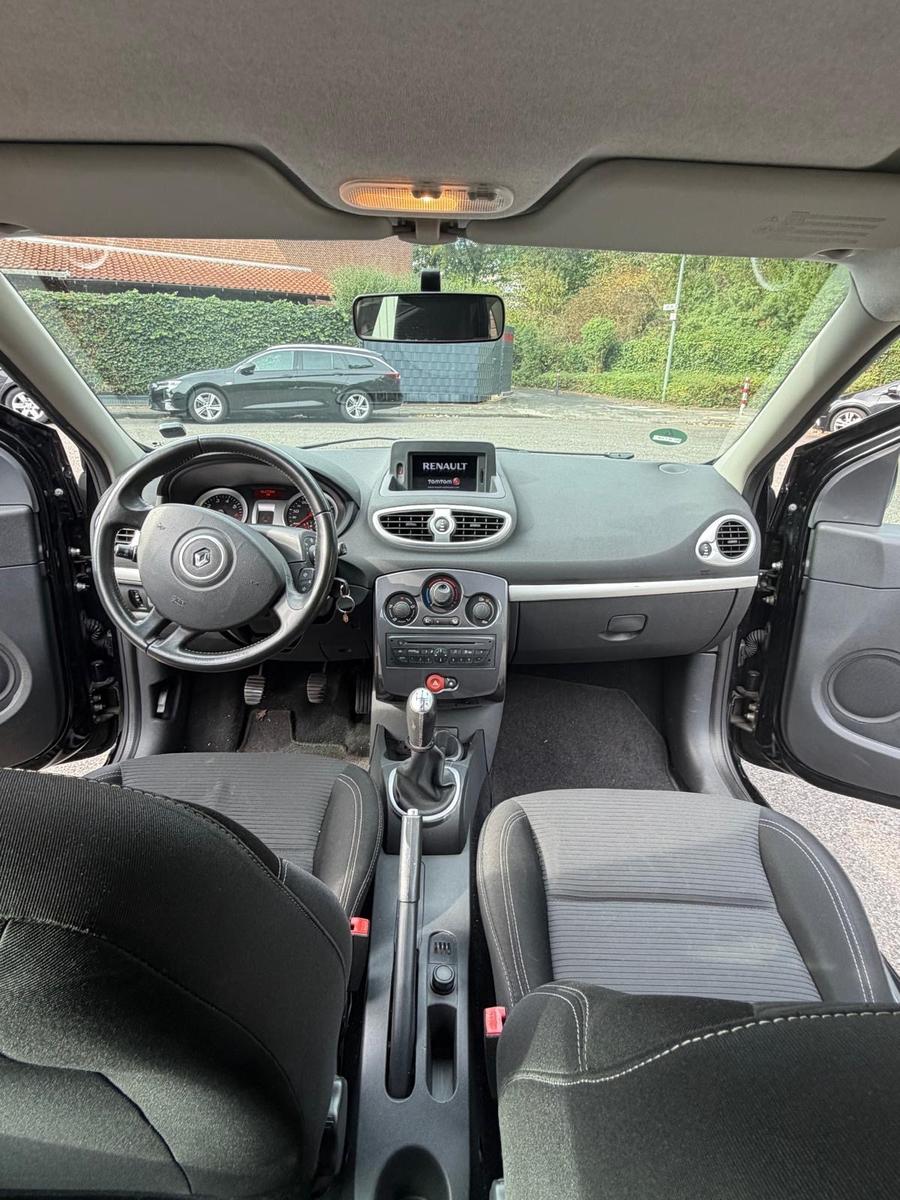 Renault Clio 2012 — photo 10