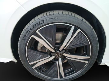Peugeot 308 GT 1.5 BlueHDi 130 +Kam.+Navi+360+SHZ+ACC