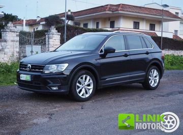 Volkswagen Tiguan - 1