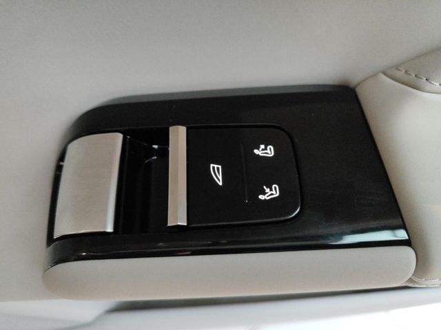 VOLVO ES90 (Bild 28 von Array)