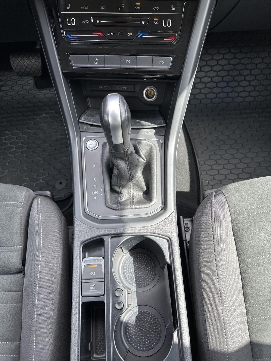 Fahrzeugabbildung Volkswagen Touran Comfortline 2.0 TDI DSG NAV+LED+ACC+AHK