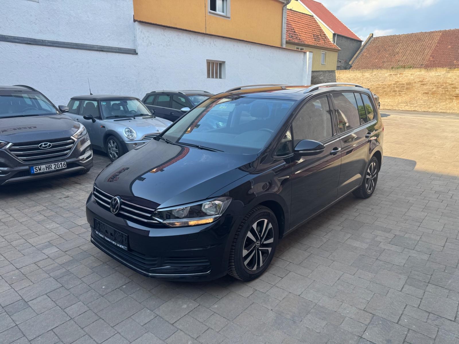 Volkswagen Touran AHk Panorama App Co