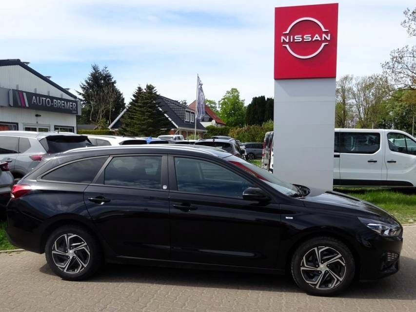 Fahrzeugabbildung Hyundai i30 Kombi 1,5 T-GDI 48V-Hybrid Edition 30
