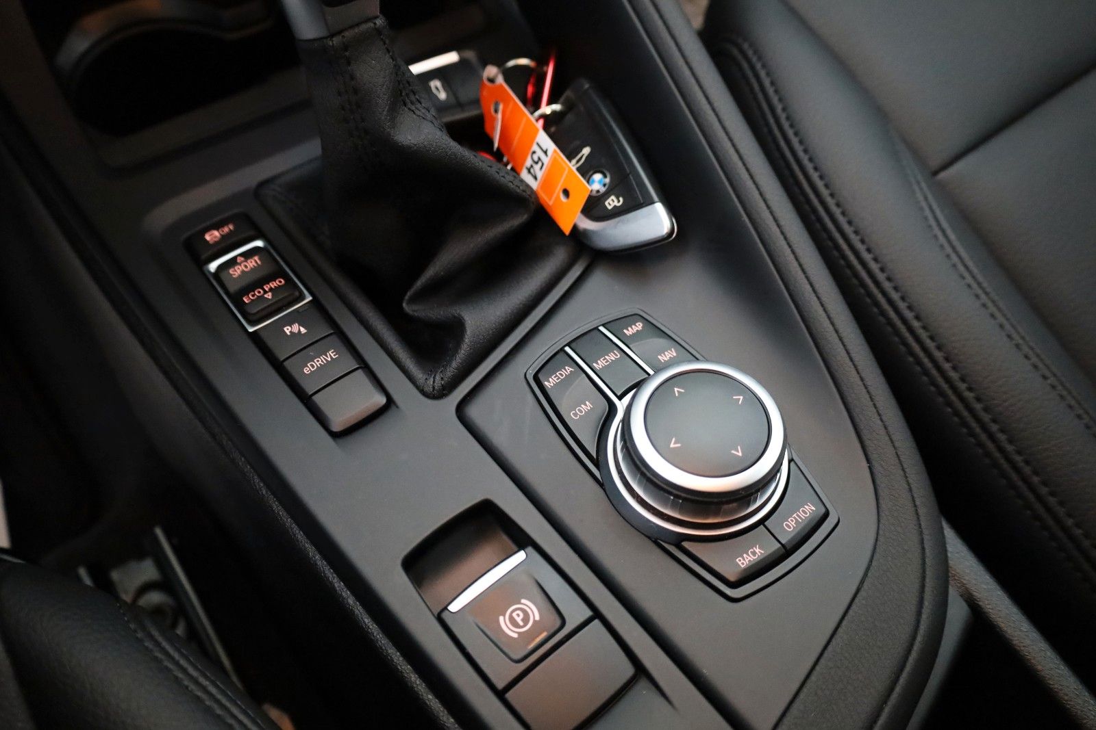 Fahrzeugabbildung BMW X1 xDrive 25e Advantage Leder,Navi,LED,Kamer,HUD