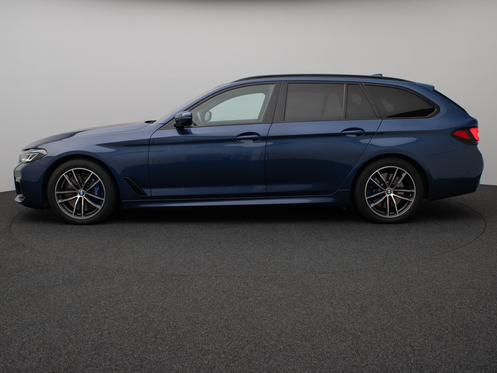 Fahrzeugabbildung BMW 530d M Sport Panorama Kamera Laser HUD DAB H/K