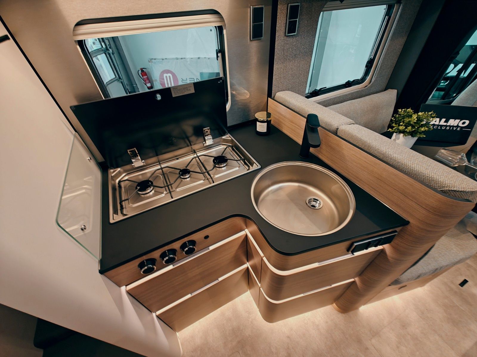 Fahrzeugabbildung HYMER / ERIBA / HYMERCAR B-KLASSE MC T 680 PREMIUM 2026 SOFORT LIEFERBAR