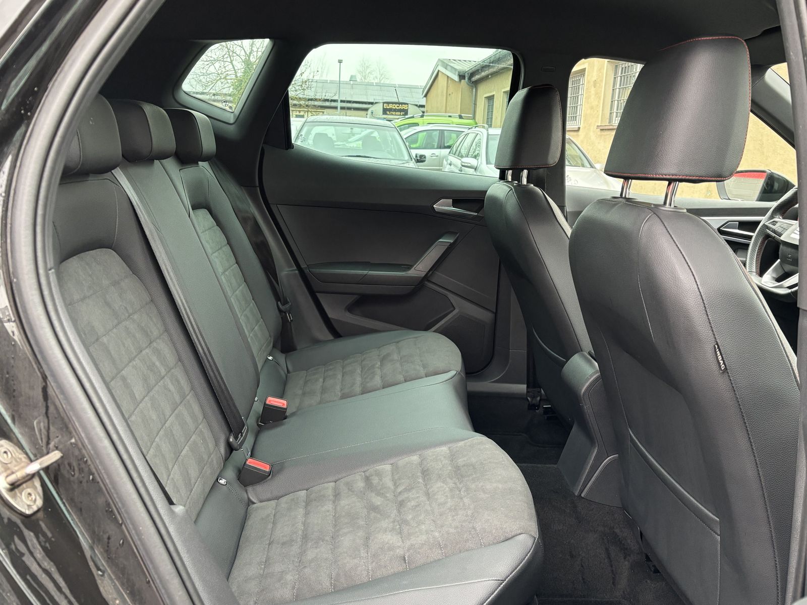 Fahrzeugabbildung SEAT Arona 1.5 TSI DSG FR Line-NAV-LED-KAMERA-VIRTUAL