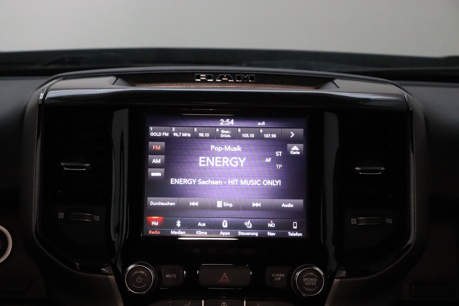 Fahrzeugabbildung Dodge Ram 1500 5.7 V8 Crew Cab Big Horn * Built to Ser