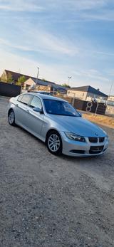 BMW 325i xi  X-Drive 1 Jahr Premium-Garantie TÜV Neu - BMW 325 aus 2007: 325d