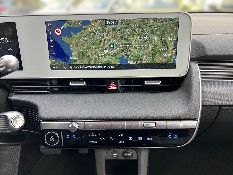 Fahrzeugabbildung Hyundai IONIQ 5 77kWh TECHNIQ ASSIST-P 20ALU 476KM-RANGE