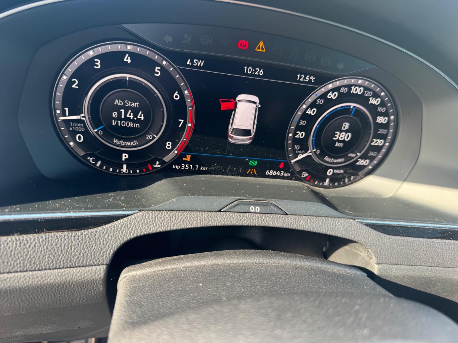 Volkswagen AUT/360°KAMERA/PANO/LEDER/LHZ/HUD/SHZ-V-H/KEYLES