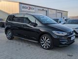 Volkswagen Touran 2.0 DSG R-Line High. Pano 7-Si IQ.Dri AHK