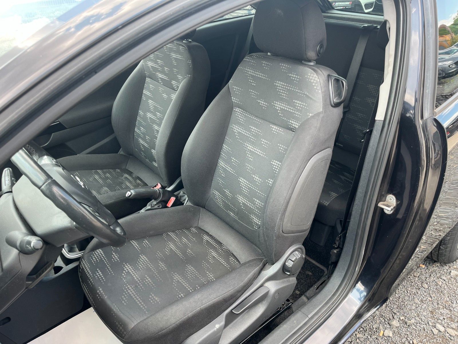 Fahrzeugabbildung Opel Corsa D Satellite 1.2 Klima 2.HAND TÜV 05/2026