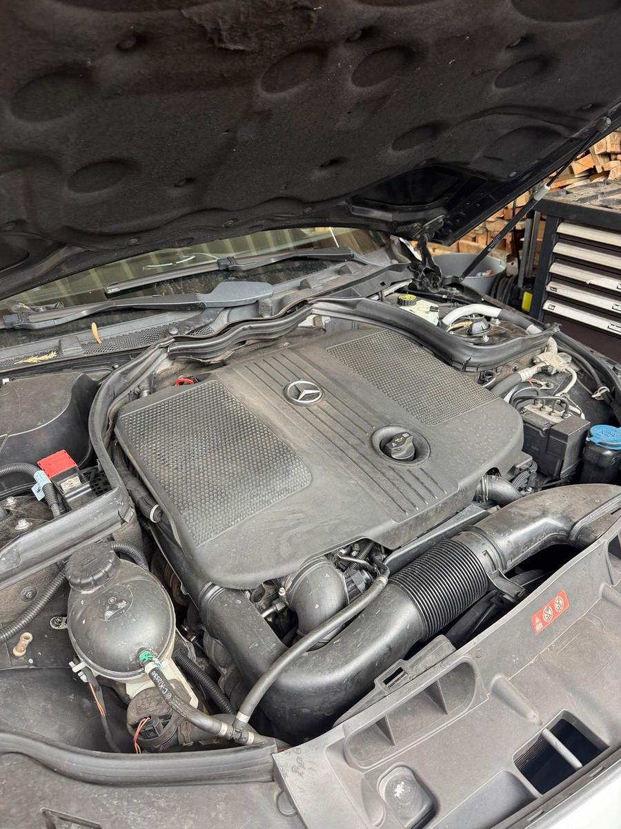 Mercedes-Benz C220 2010 — photo 9