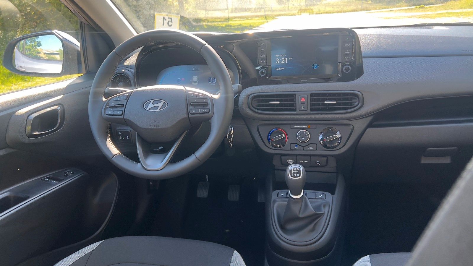 Fahrzeugabbildung Hyundai i10 1.0 Trend *Klima*Navi*CarPlay*PDC*RFKamera*