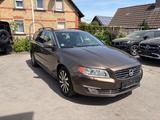 Volvo V70 Kombi Summum AHK Leder SD Klima Xenon - gebrauchte Volvo V70 aus dem Jahr 2014