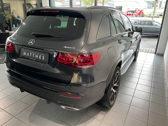 Fahrzeugabbildung Mercedes-Benz GLC 300 de 4M  AMG Line/AHK/Multibeam/Pano