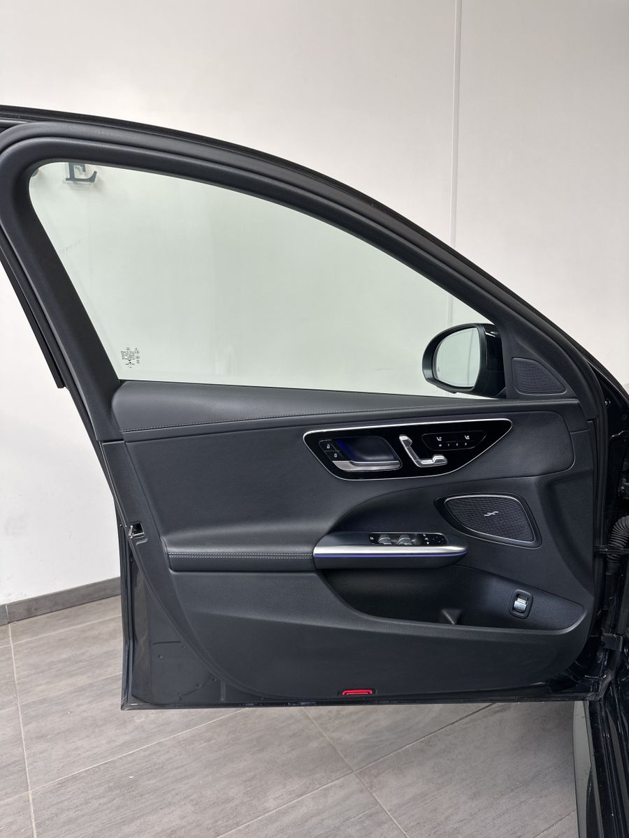 Fahrzeugabbildung Mercedes-Benz C 300d T AMG Line NAV+LED+HUD+PANORAMA+ACC+AHK