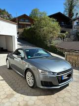 Audi TT Roadster 2.0 TFSI S tronic quattro -
