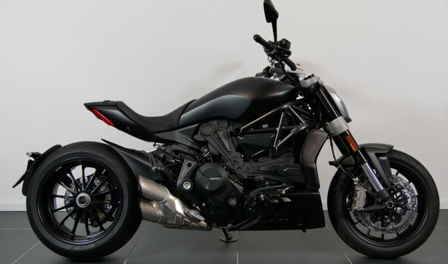 Ducati X Diavel Dark