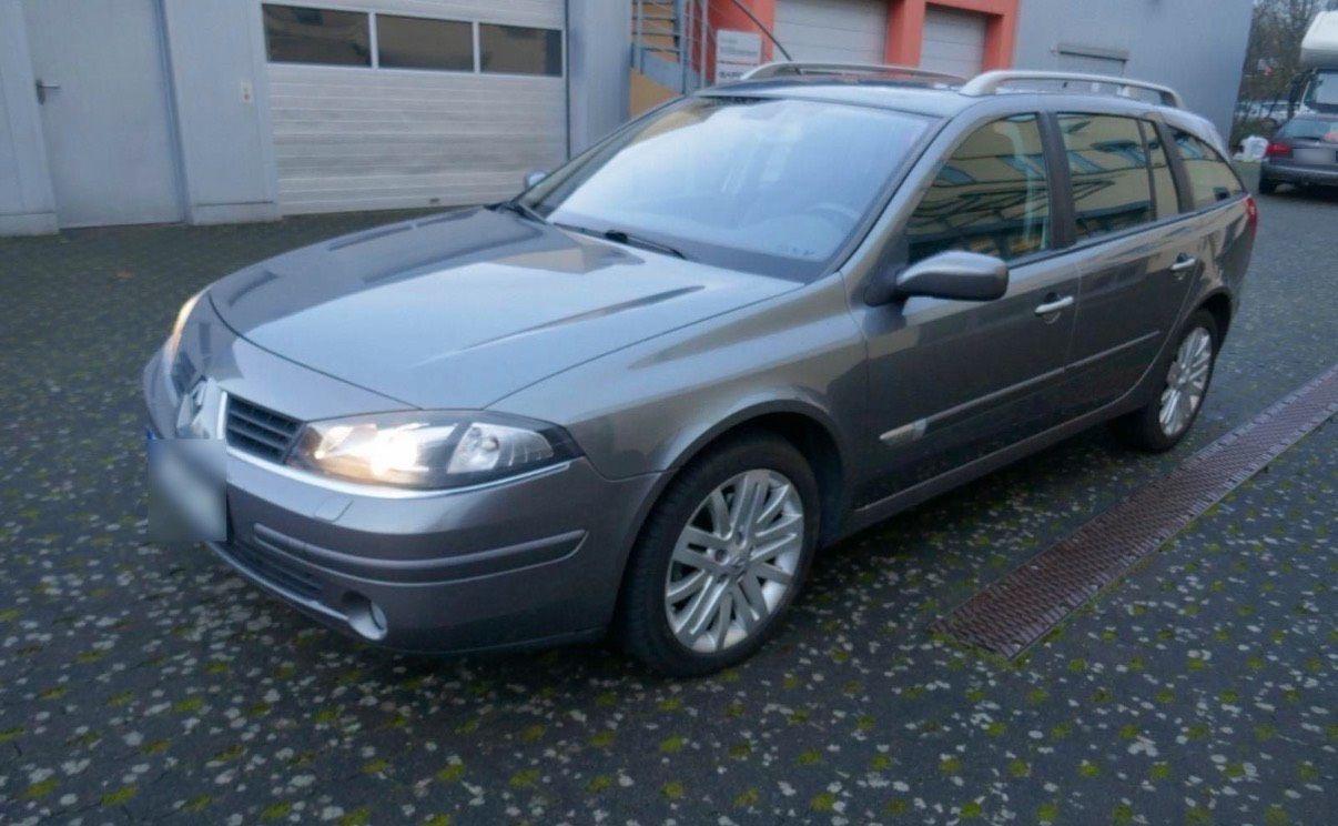Renault Laguna 2005 — вигляд ззаду