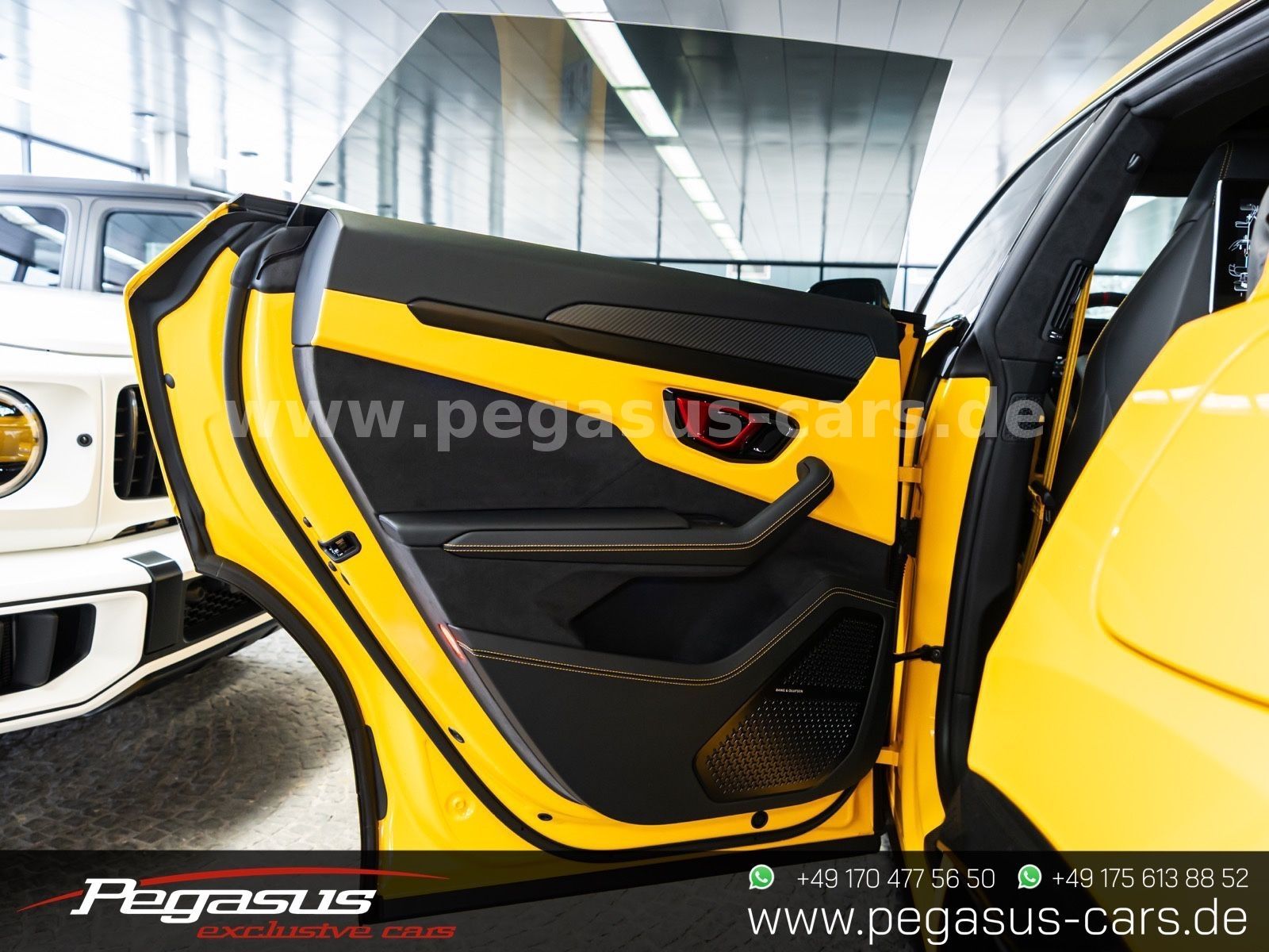 LAMBORGHINI Urus - 26