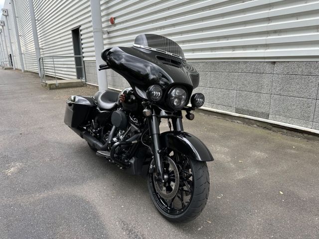 Harley-Davidson Street Glide Special 114